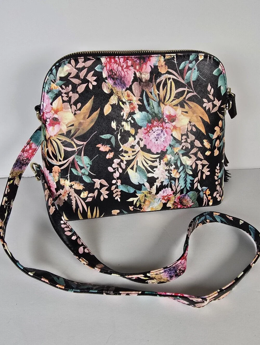 NWOT Madden Girl Black Floral Tassel Crossbody Purse With Gold Chain Detail